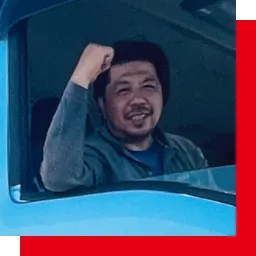 車に乗る社員